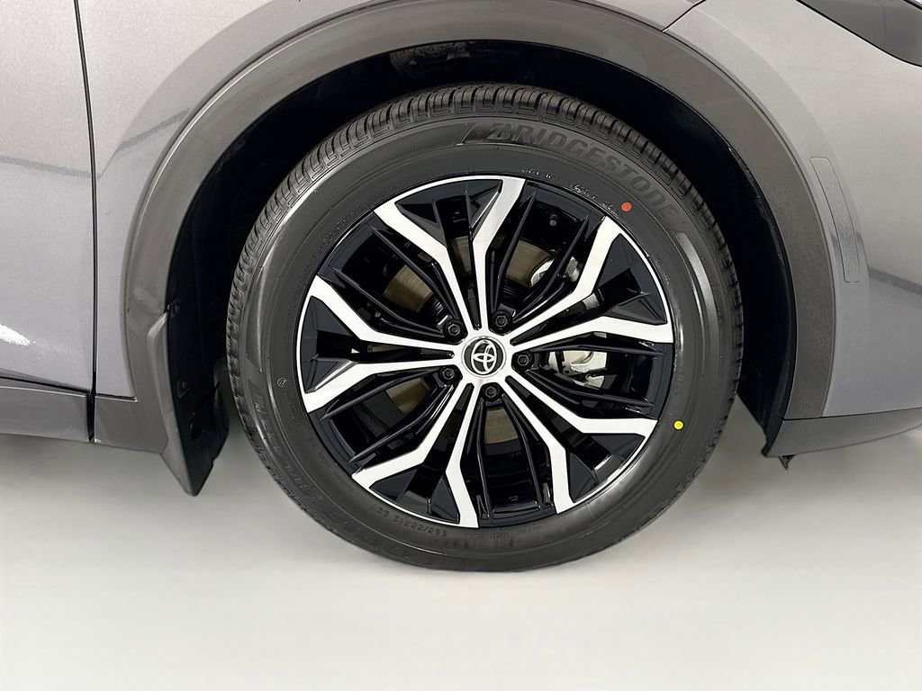 Used 2023 Toyota Crown XLE image 32