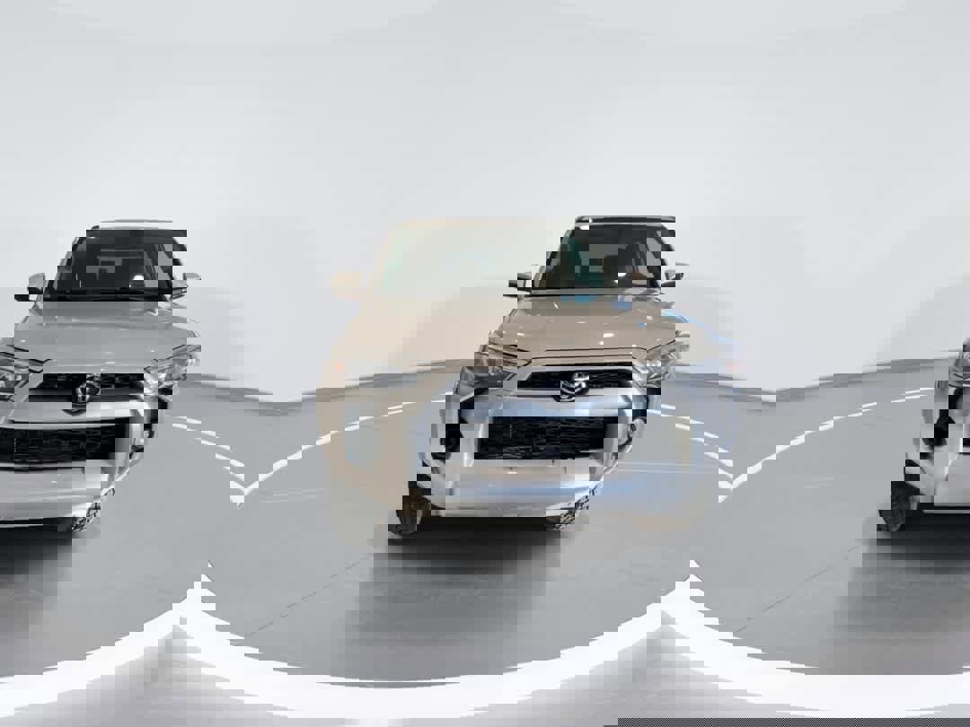 Used 2019 Toyota 4Runner SR5 image 3