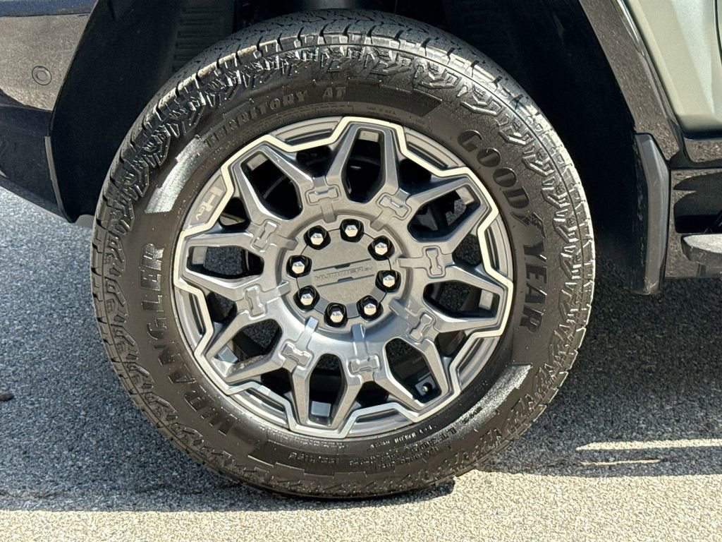 Used 2024 GMC Hummer EV 3X w/ LPO, Illumination Package image 19