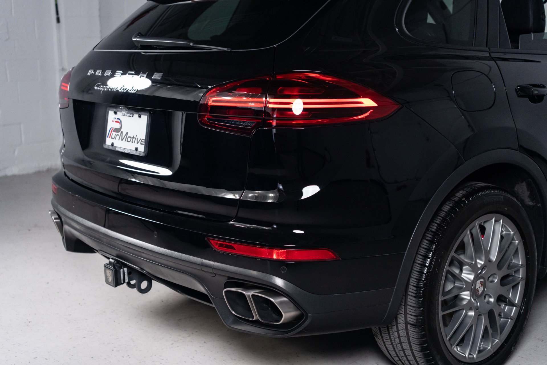 Used 2016 Porsche Cayenne Turbo AWD/4WD image 13