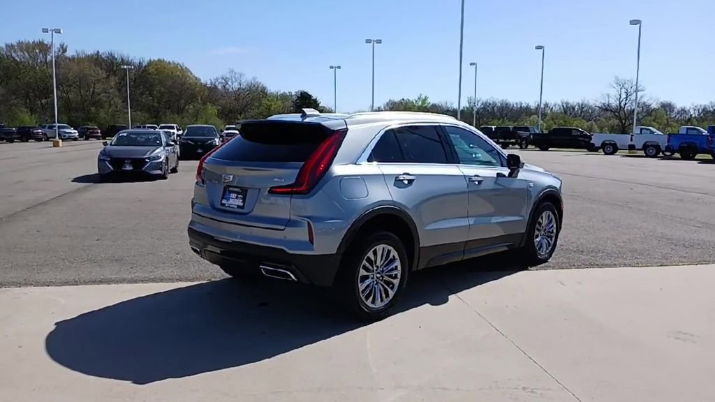 Certified 2024 Cadillac XT4 Premium Luxury AWD/4WD image 8