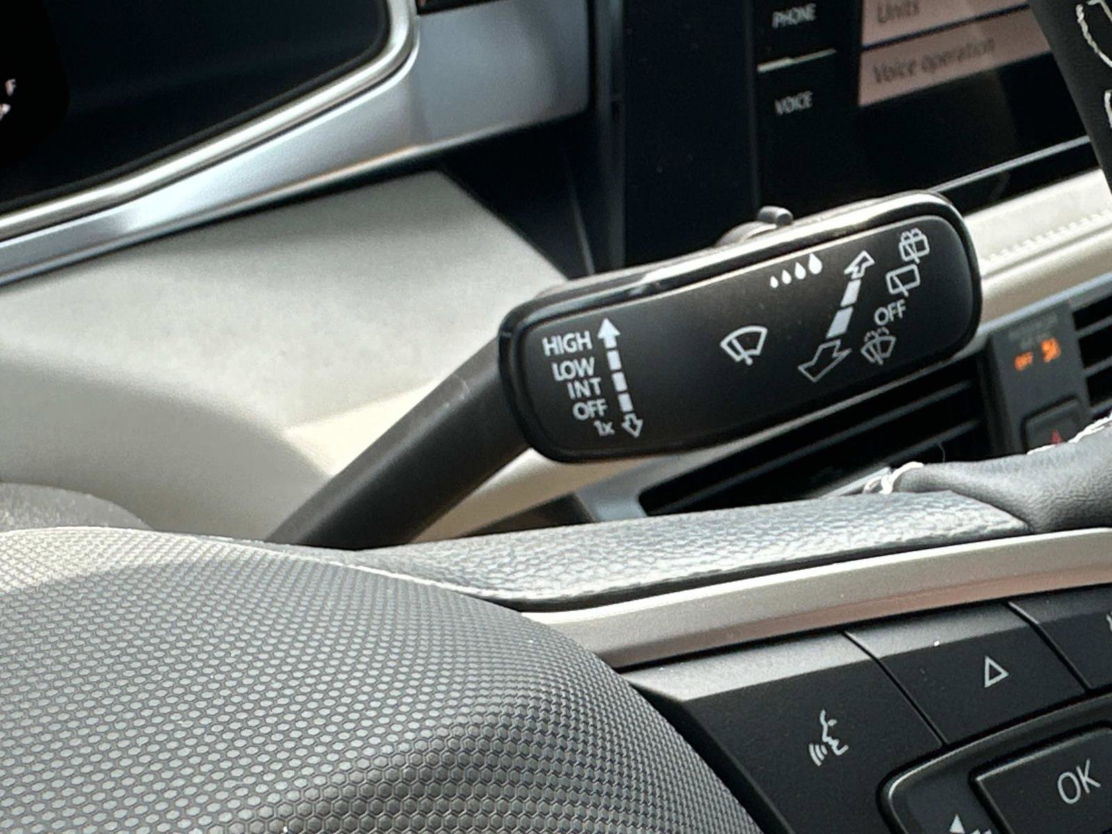 New 2025 Volkswagen Taos SE image 24