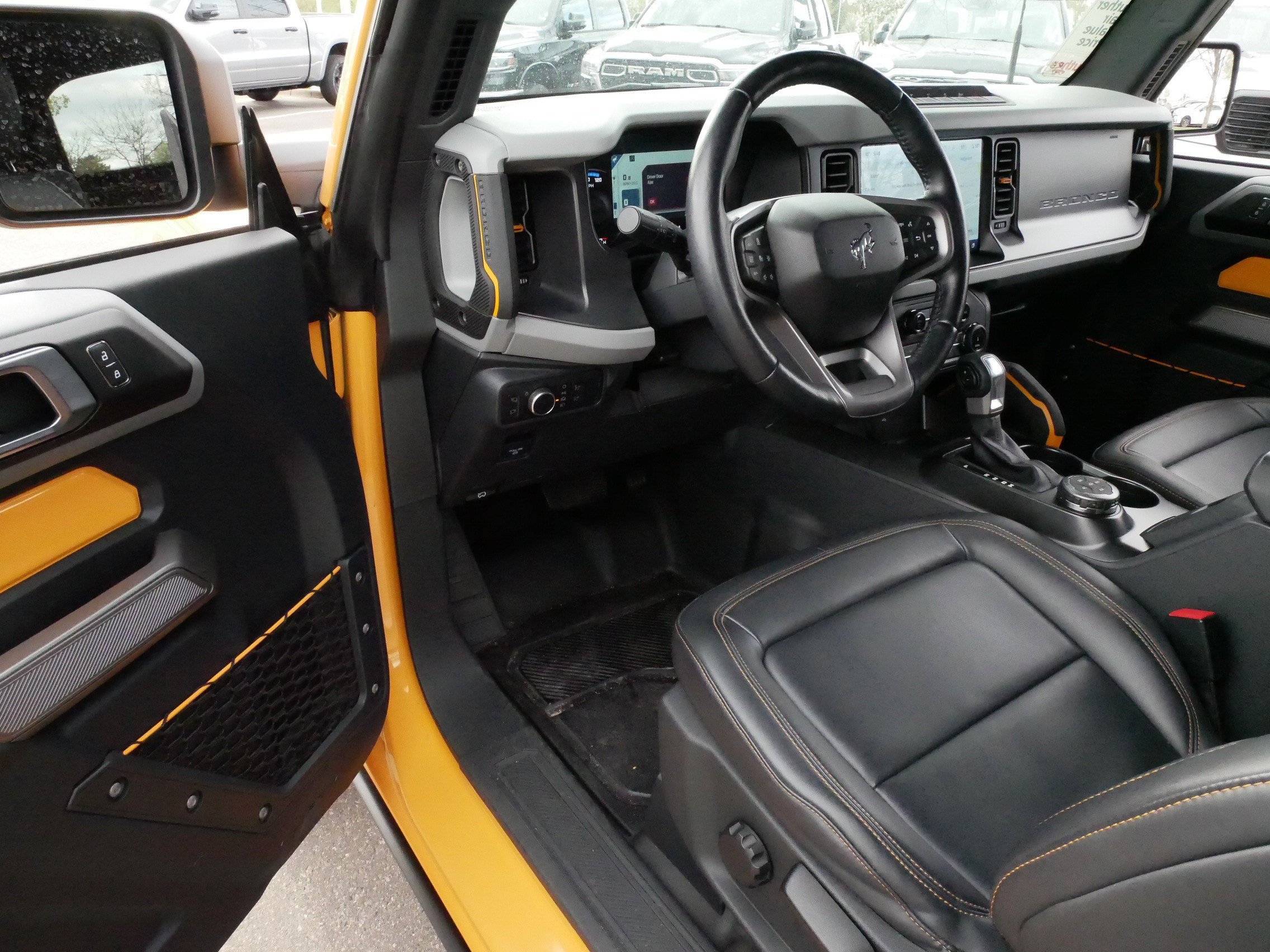 Used 2022 Ford Bronco Badlands AWD/4WD image 9