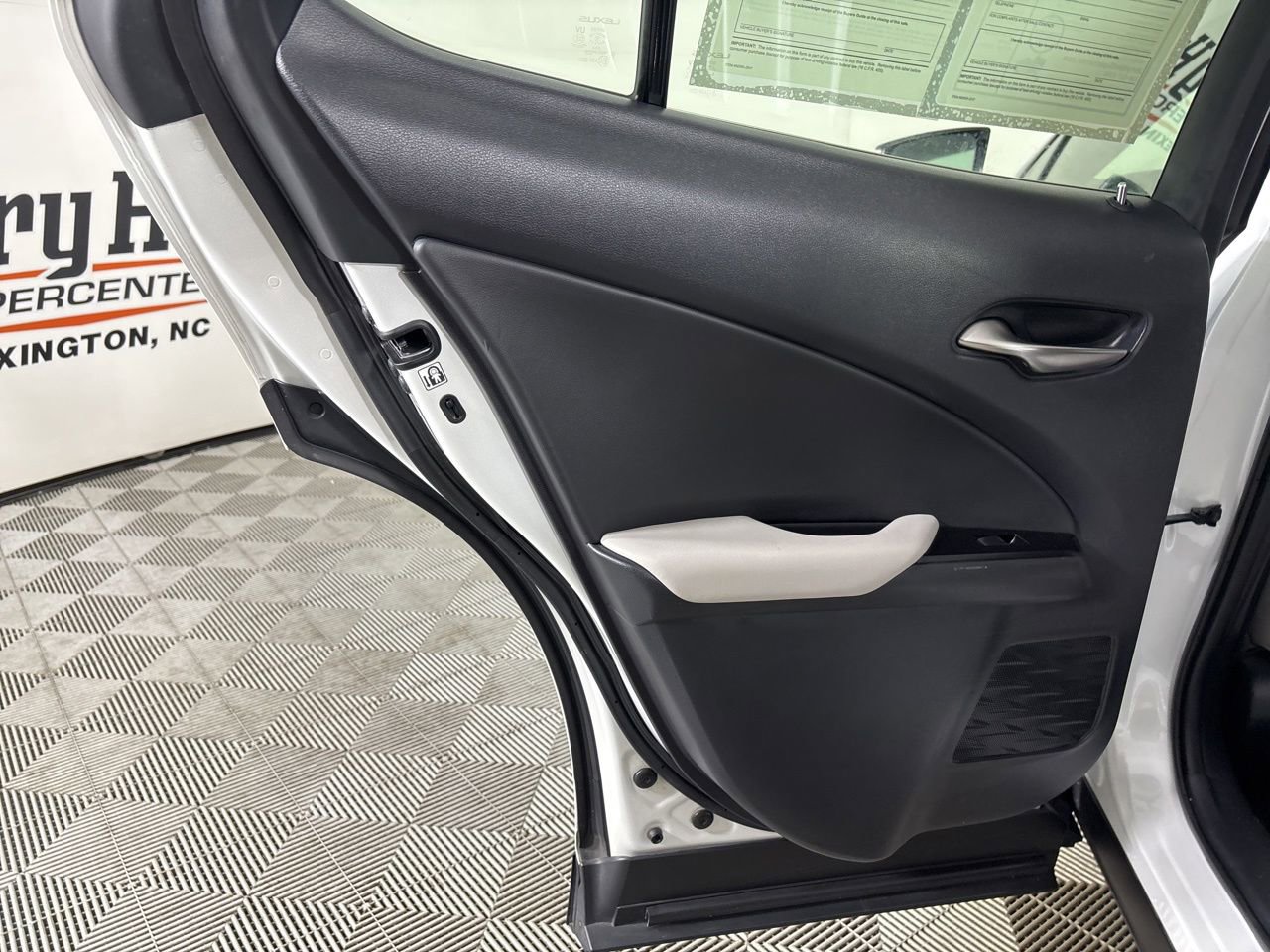 Used 2022 Lexus UX 200 w/ Accessory Package (Z1) image 19