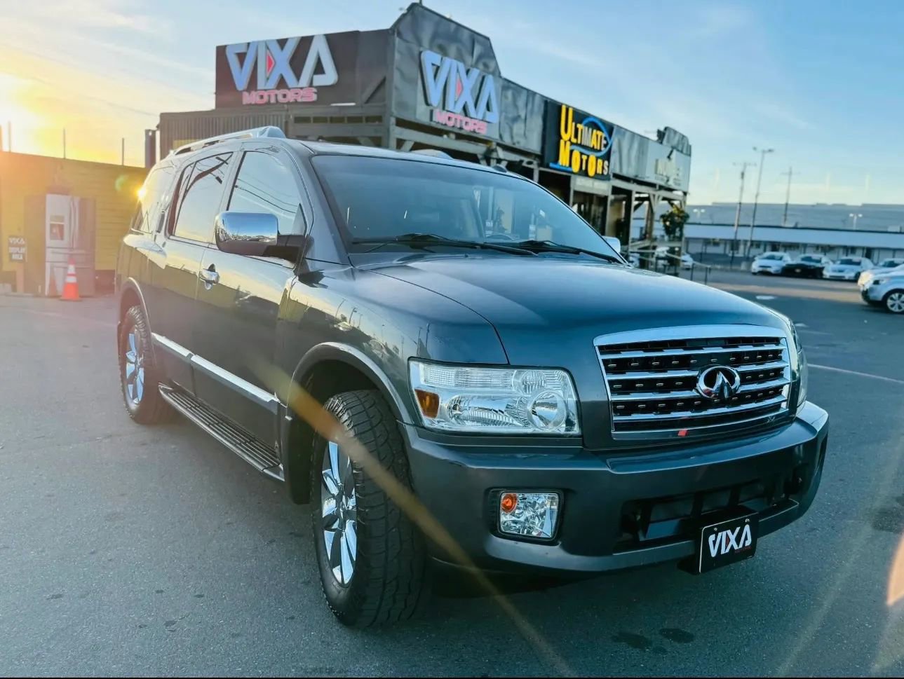 Used 2010 INFINITI QX56 4WD image 3