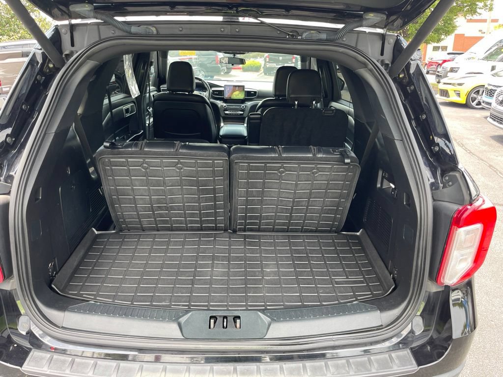 Used 2020 Ford Explorer XLT w/ Equipment Group 202A AWD/4WD image 15