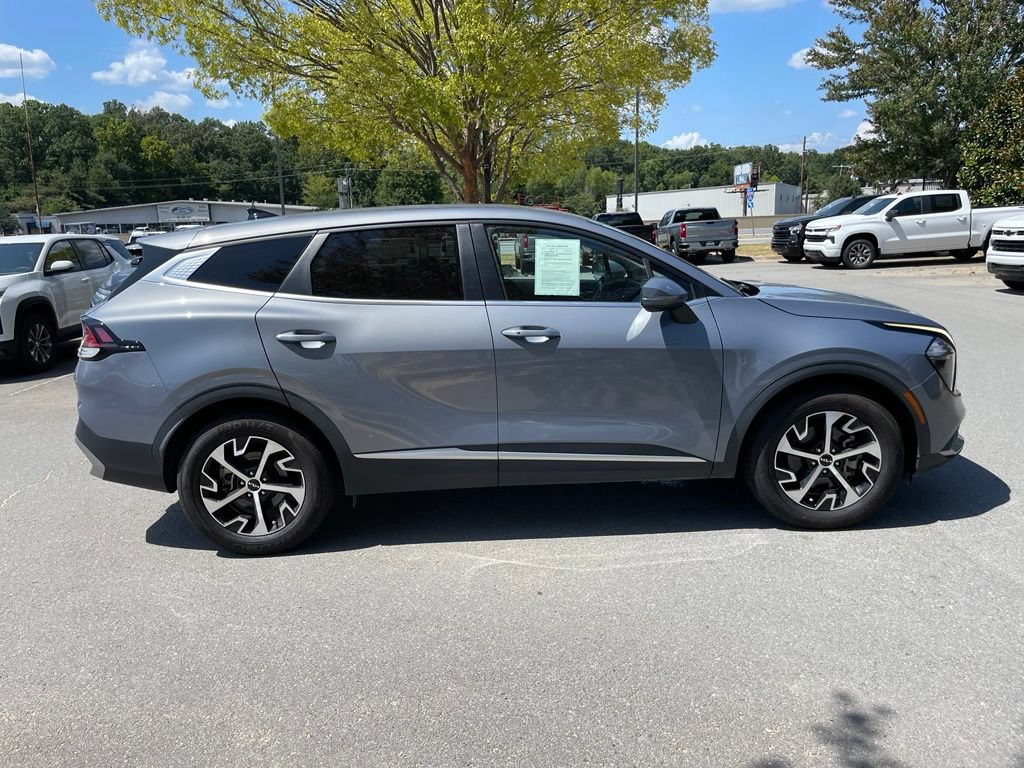 Used 2023 Kia Sportage EX FWD image 9