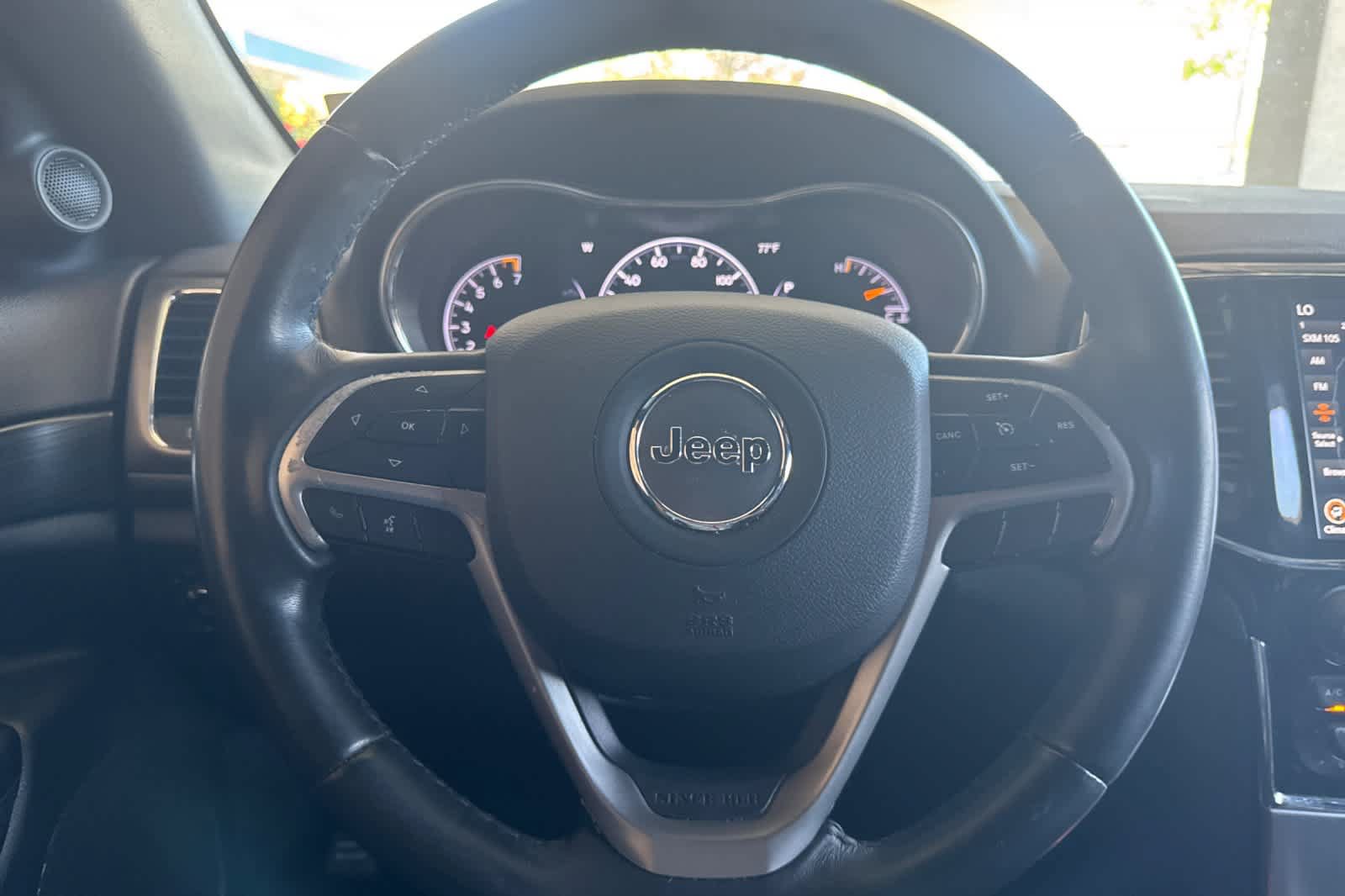 Used 2020 Jeep Grand Cherokee Laredo w/ Laredo X Package RWD image 25