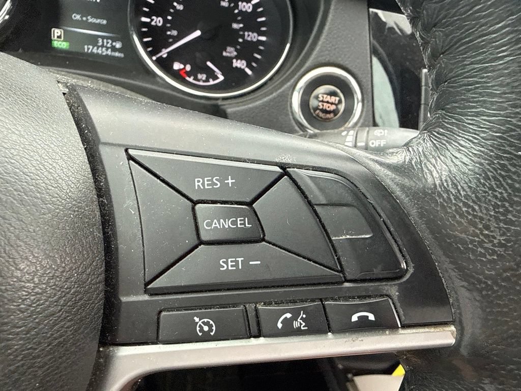 Used 2017 Nissan Rogue SL AWD/4WD image 22