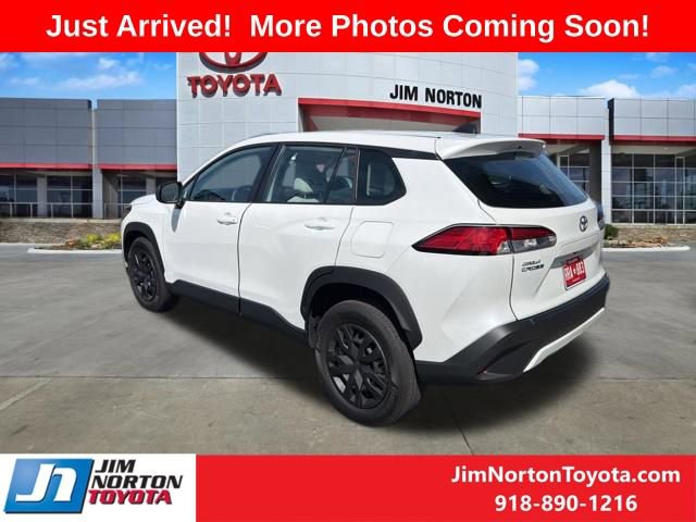 Used 2025 Toyota Corolla Cross L FWD image 6