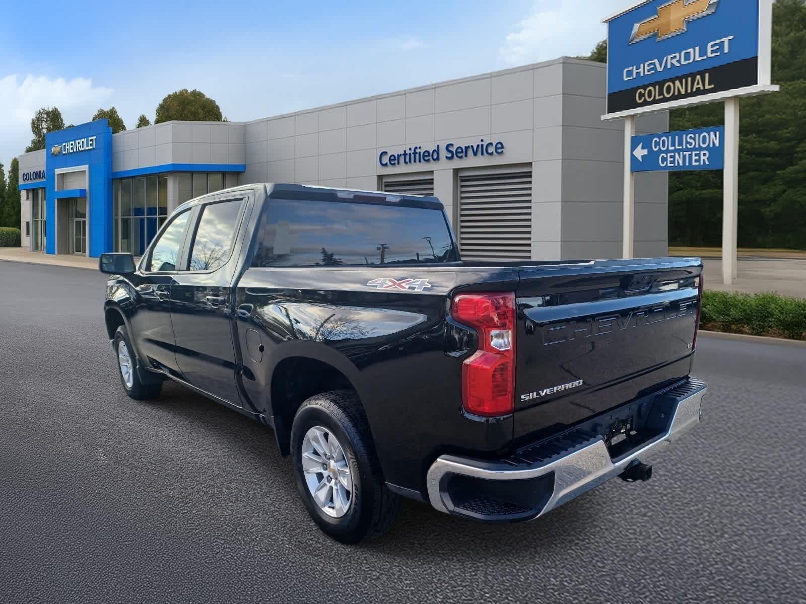 Used 2025 Chevrolet Silverado 1500 LT AWD/4WD image 5