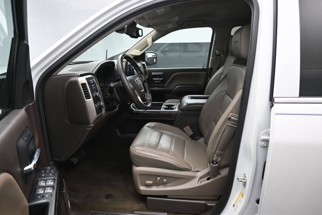 Used 2016 GMC Sierra 1500 Denali w/ Enhanced Driver Alert Package AWD/4WD image 9