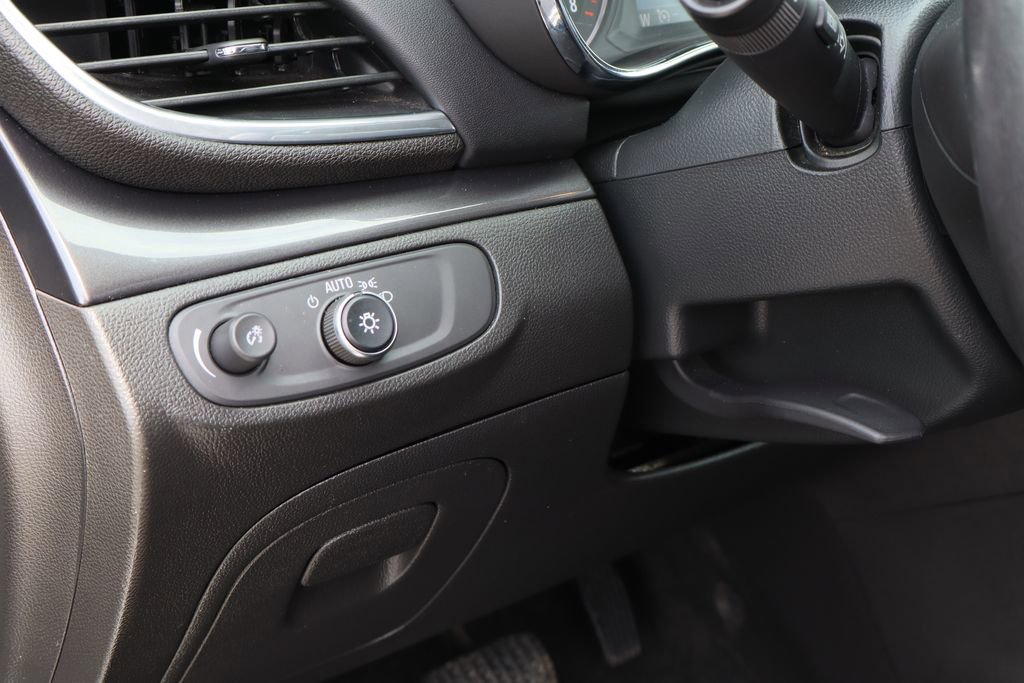 Used 2019 Buick Encore Preferred AWD/4WD image 12