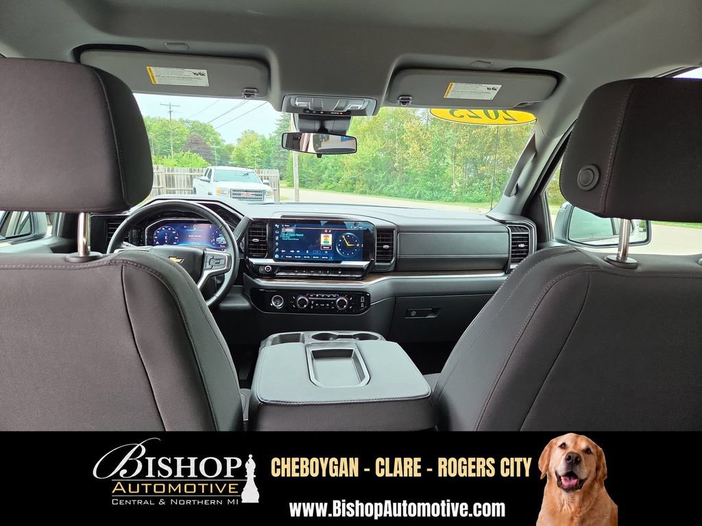 Used 2023 Chevrolet Silverado 1500 LT AWD/4WD image 17