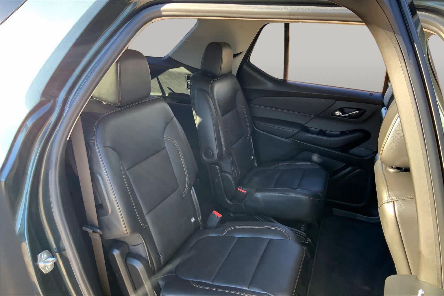 Used 2020 Chevrolet Traverse RS FWD image 18