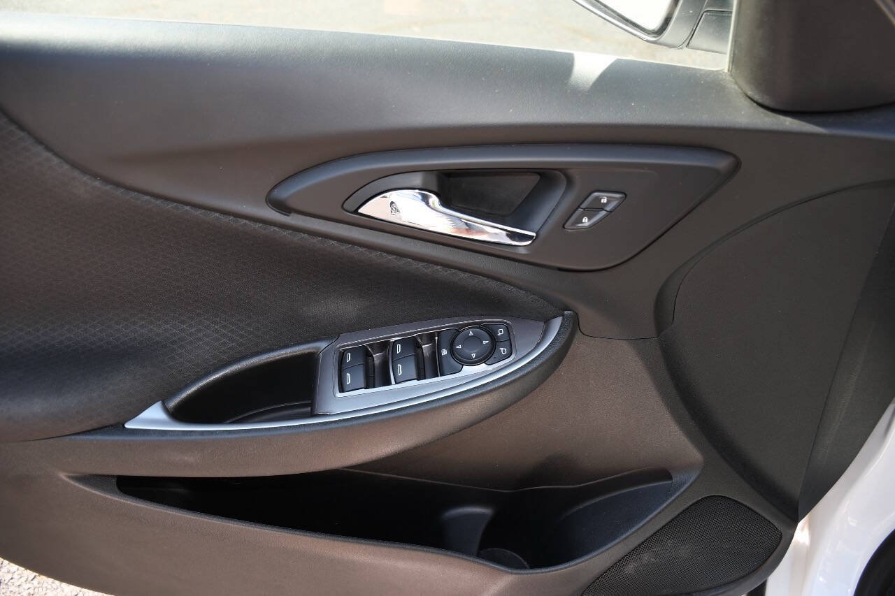 Used 2021 Chevrolet Malibu RS FWD image 14