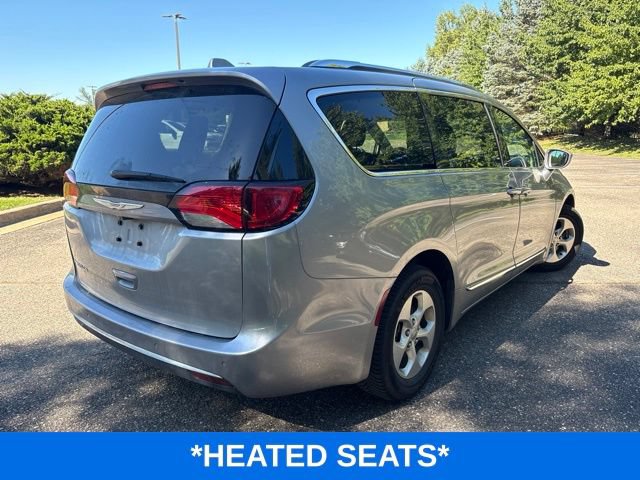 Used 2017 Chrysler Pacifica Touring-L Plus FWD image 4
