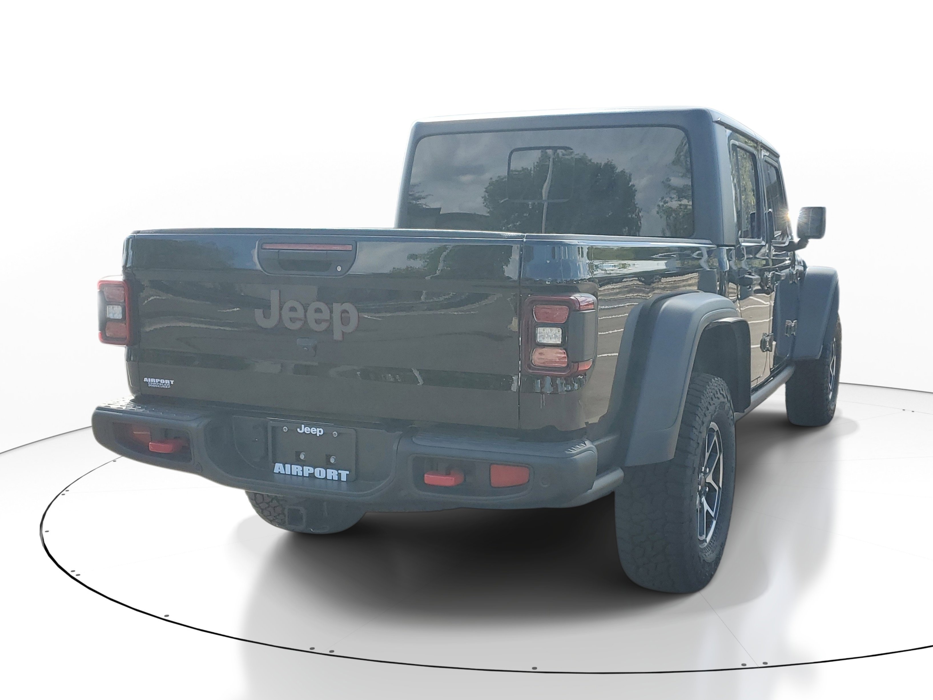 Used 2025 Jeep Gladiator Rubicon w/ Safety Group AWD/4WD image 5