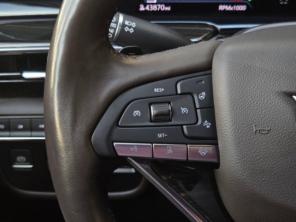Used 2023 Cadillac Escalade Premium Luxury w/ Performance Package AWD/4WD image 33