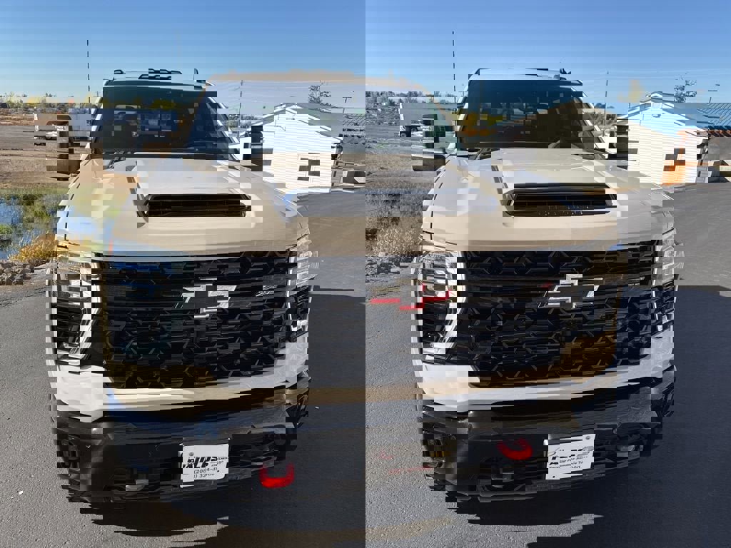 New 2026 Chevrolet Silverado 2500 ZR2 w/ LPO, Dark Essentials Package video 2