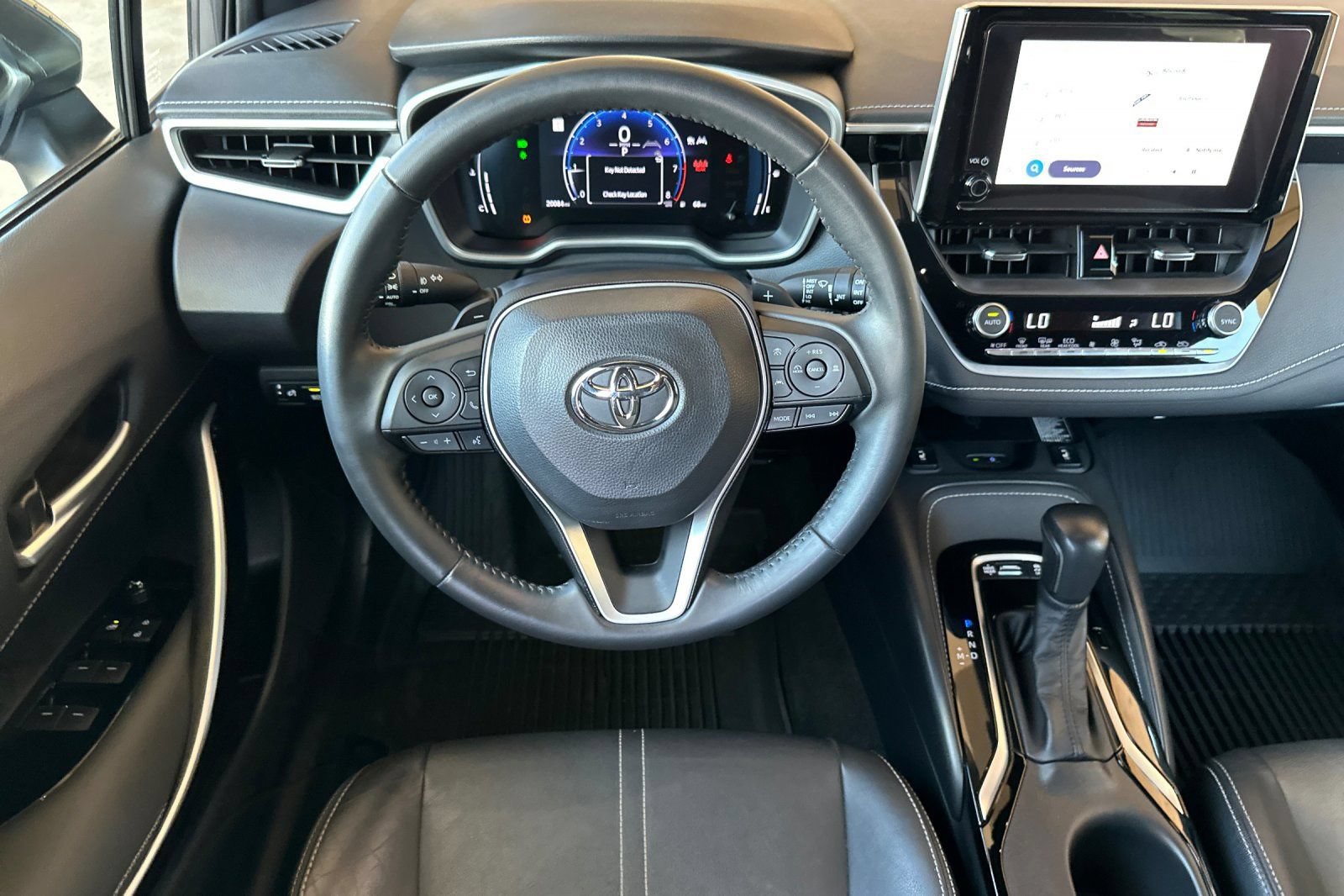 Used 2025 Toyota Corolla XSE FWD image 15