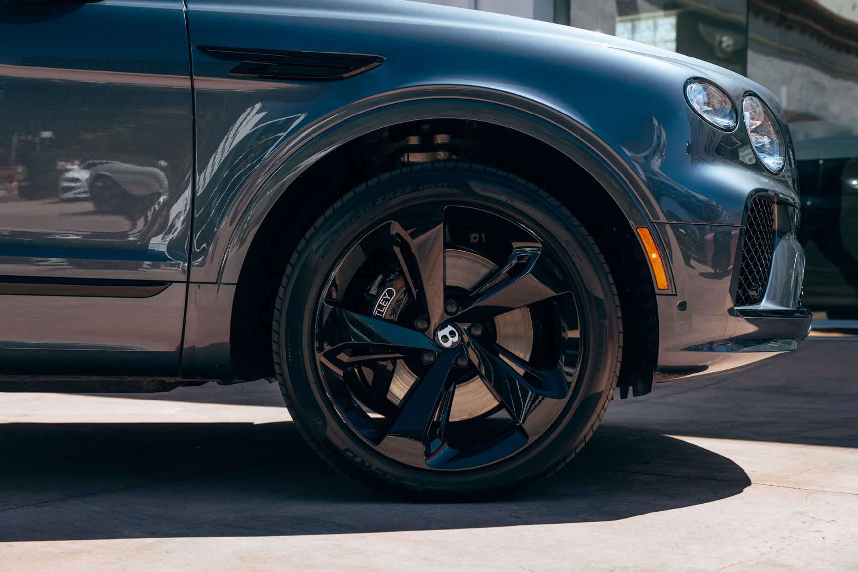 Used 2024 Bentley Bentayga Extended Wheelbase AWD/4WD image 6