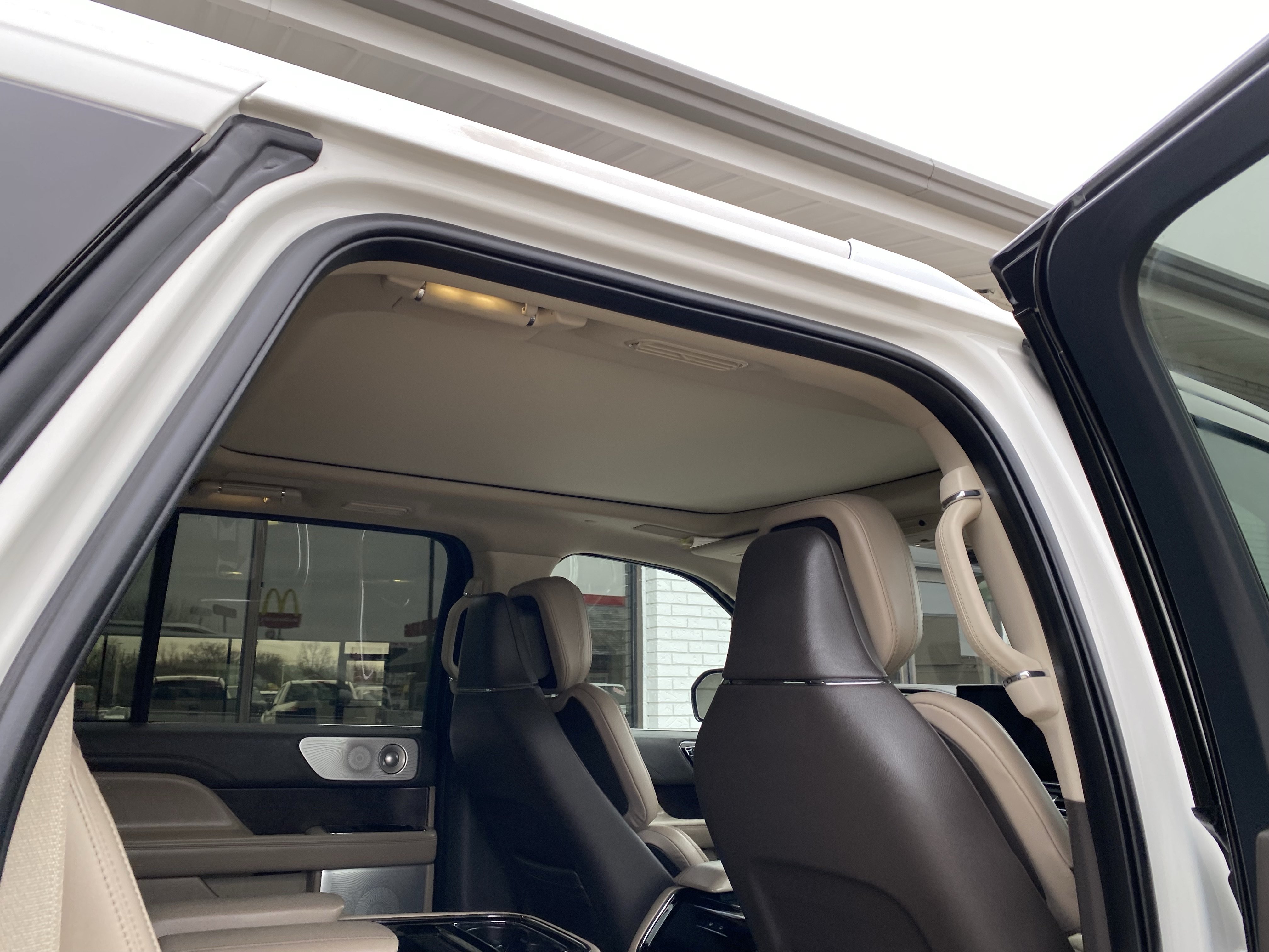 Used 2024 Lincoln Navigator L Reserve AWD/4WD image 11