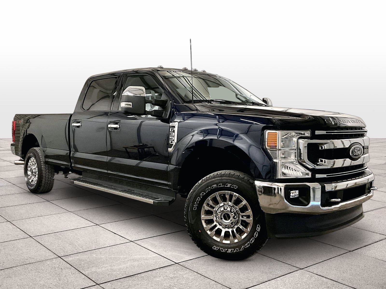 Used 2022 Ford F350 XLT w/ XLT Premium Package AWD/4WD image 2