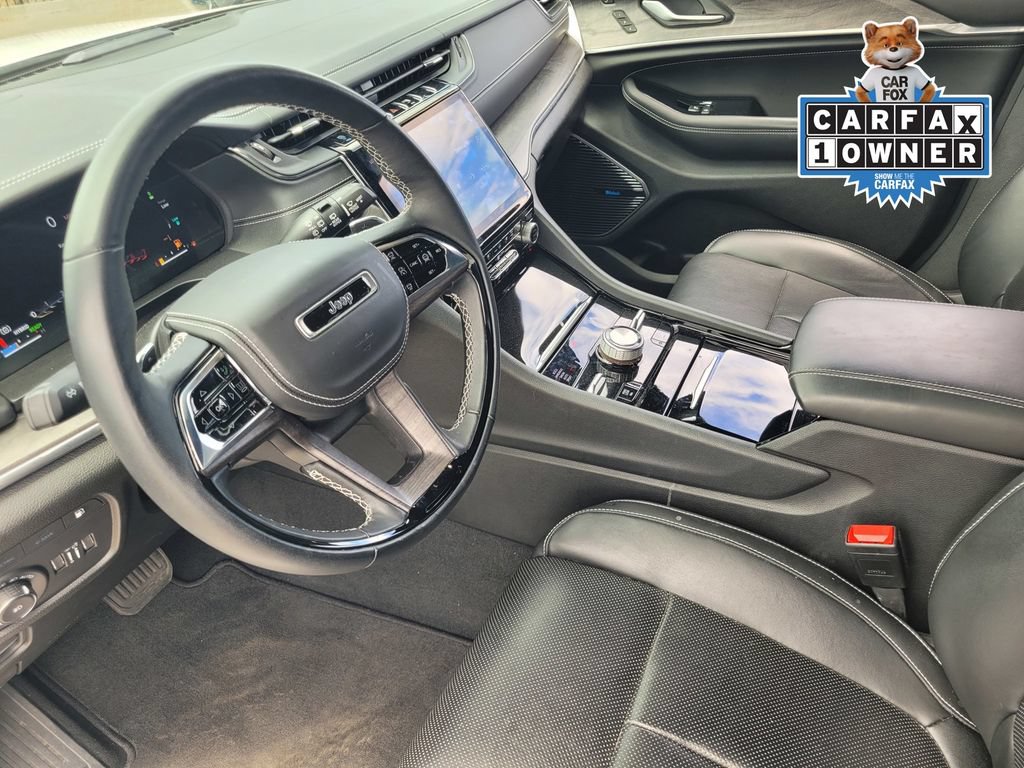 Used 2023 Jeep Grand Cherokee Overland w/ Advanced Protech Group III AWD/4WD image 18