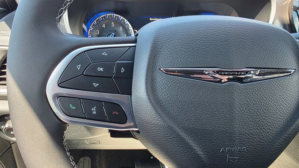 New 2025 Chrysler Pacifica Select image 33
