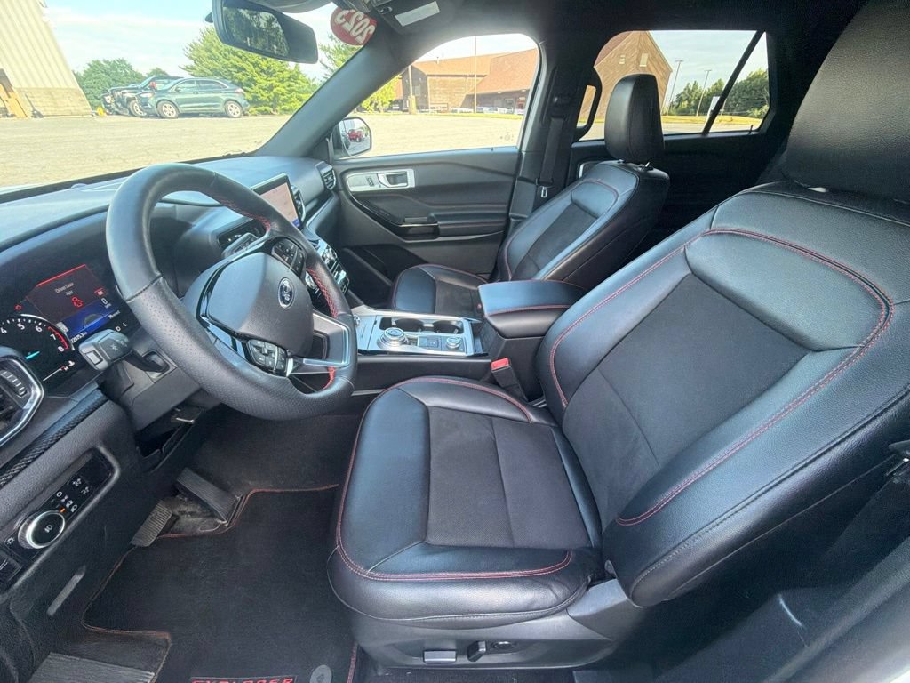 Used 2023 Ford Explorer ST-Line AWD/4WD image 17