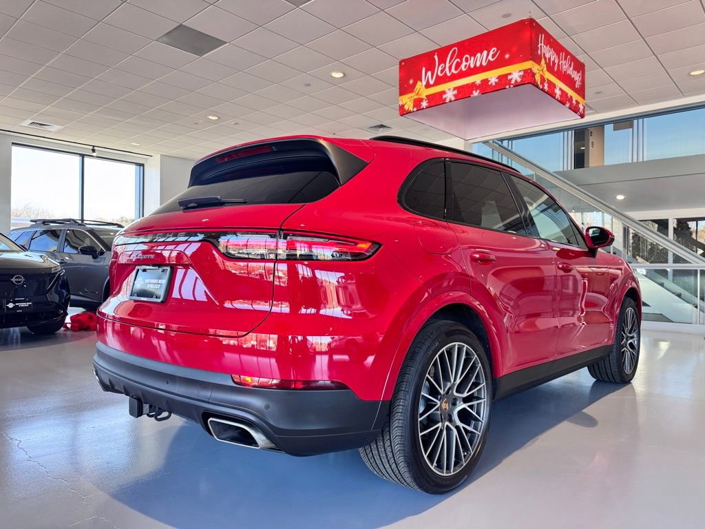 Used 2023 Porsche Cayenne Platinum Edition image 5