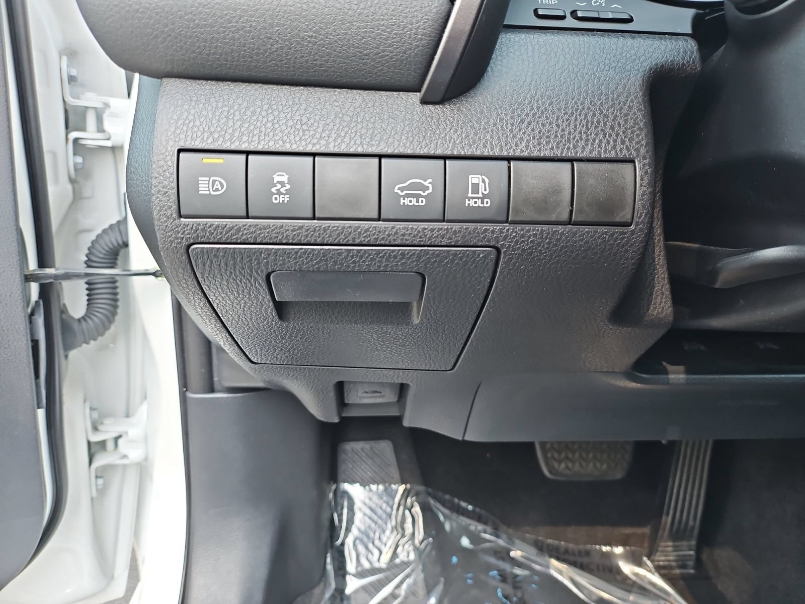 Used 2021 Toyota Camry XSE FWD image 19
