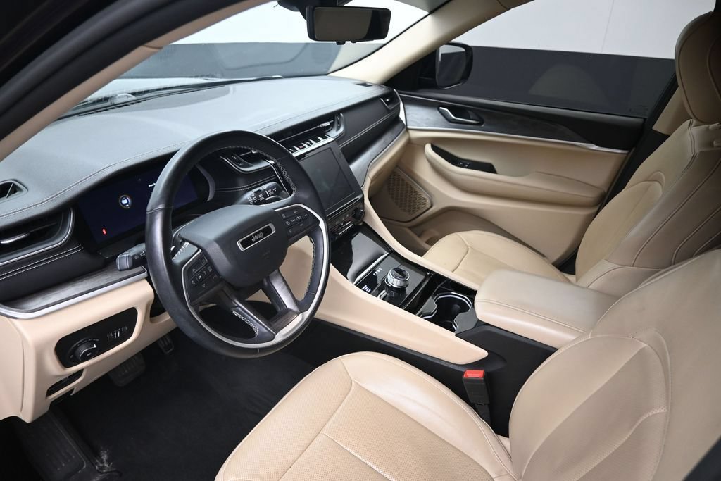 Used 2022 Jeep Grand Cherokee L Limited w/ Luxury Tech Group II AWD/4WD image 19