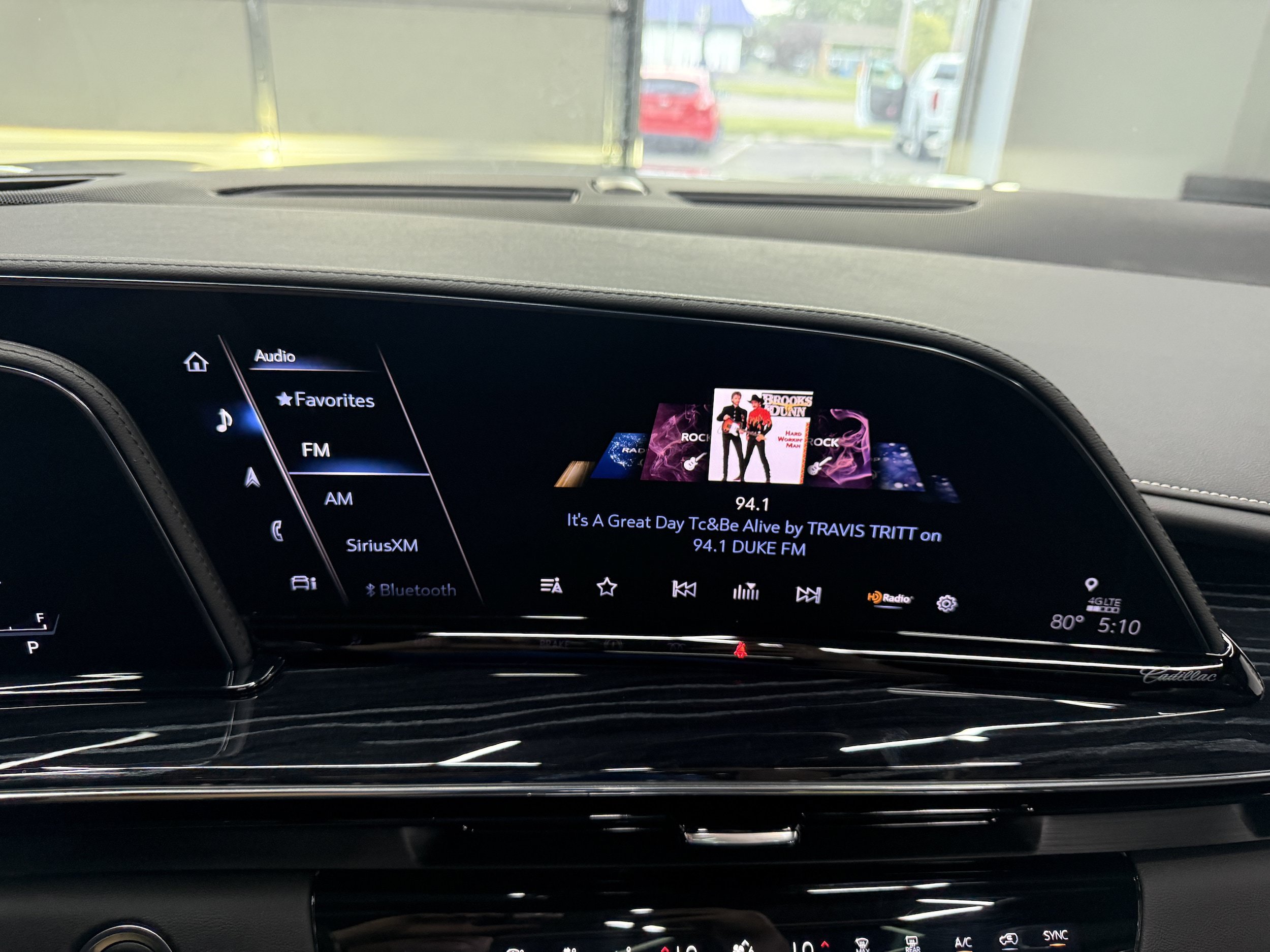Used 2023 Cadillac Escalade Sport w/ LPO, ONYX Package AWD/4WD image 20