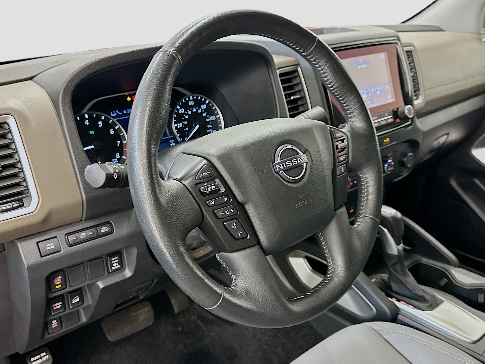Used 2023 Nissan Frontier SV w/ Technology Package AWD/4WD image 18