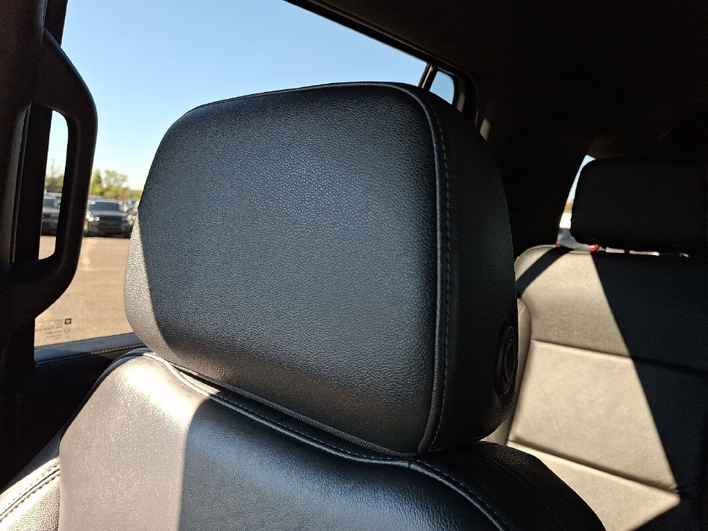 Used 2025 Chevrolet Tahoe Z71 AWD/4WD image 18