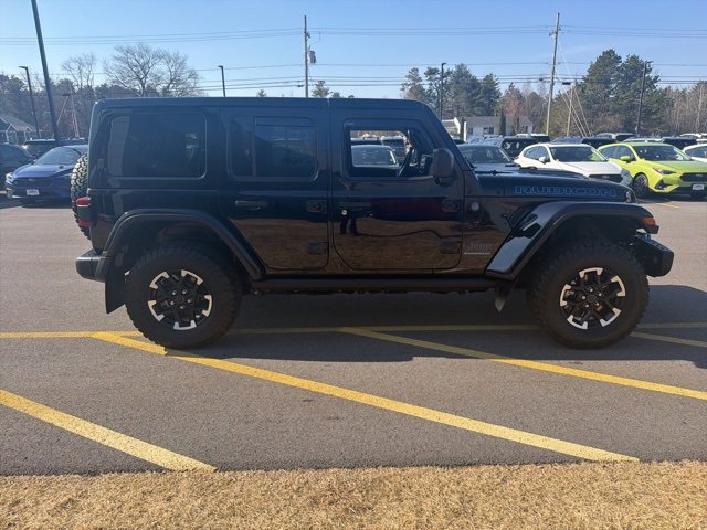Used 2024 Jeep Wrangler Unlimited Rubicon 4xe image 4