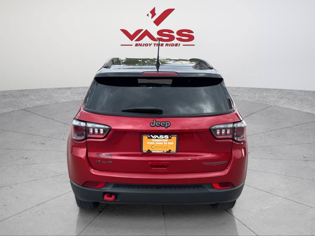 Used 2025 Jeep Compass Trailhawk AWD/4WD image 4