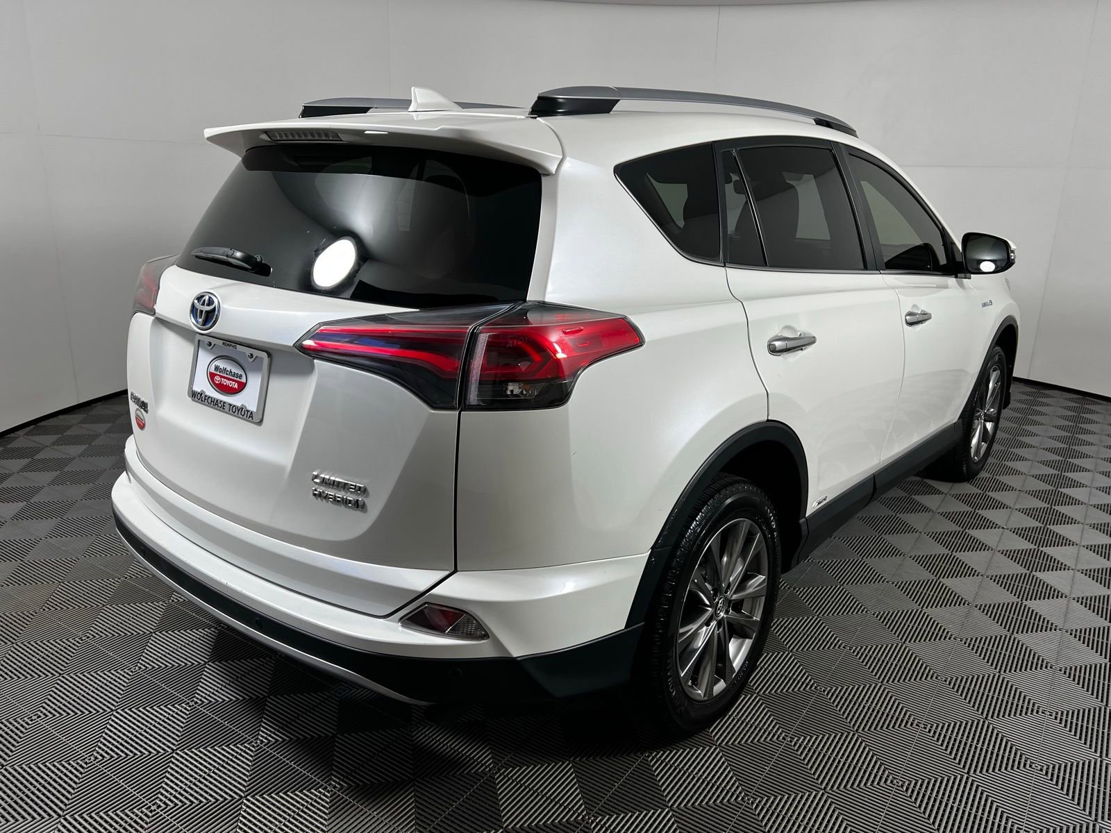 Used 2018 Toyota RAV4 Limited image 5