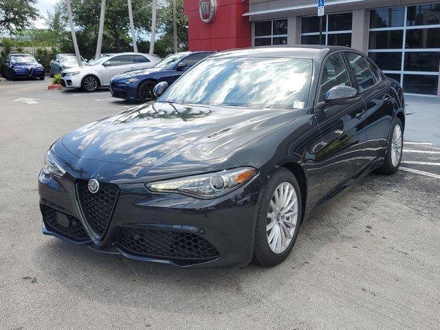 New 2023 Alfa Romeo Giulia Sprint RWD image 3