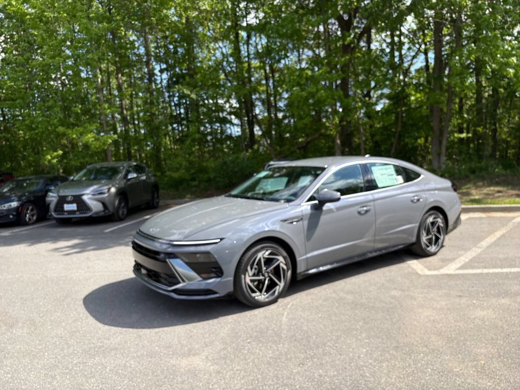 New 2026 Hyundai Sonata SEL FWD image 2