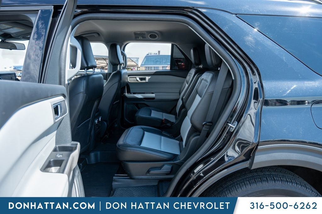 Used 2023 Ford Explorer XLT w/ Equipment Group 202A AWD/4WD image 23