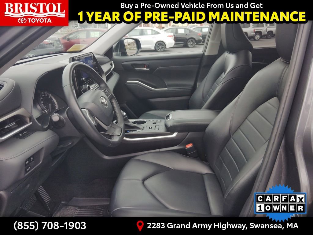 Used 2023 Toyota Highlander AWD image 17