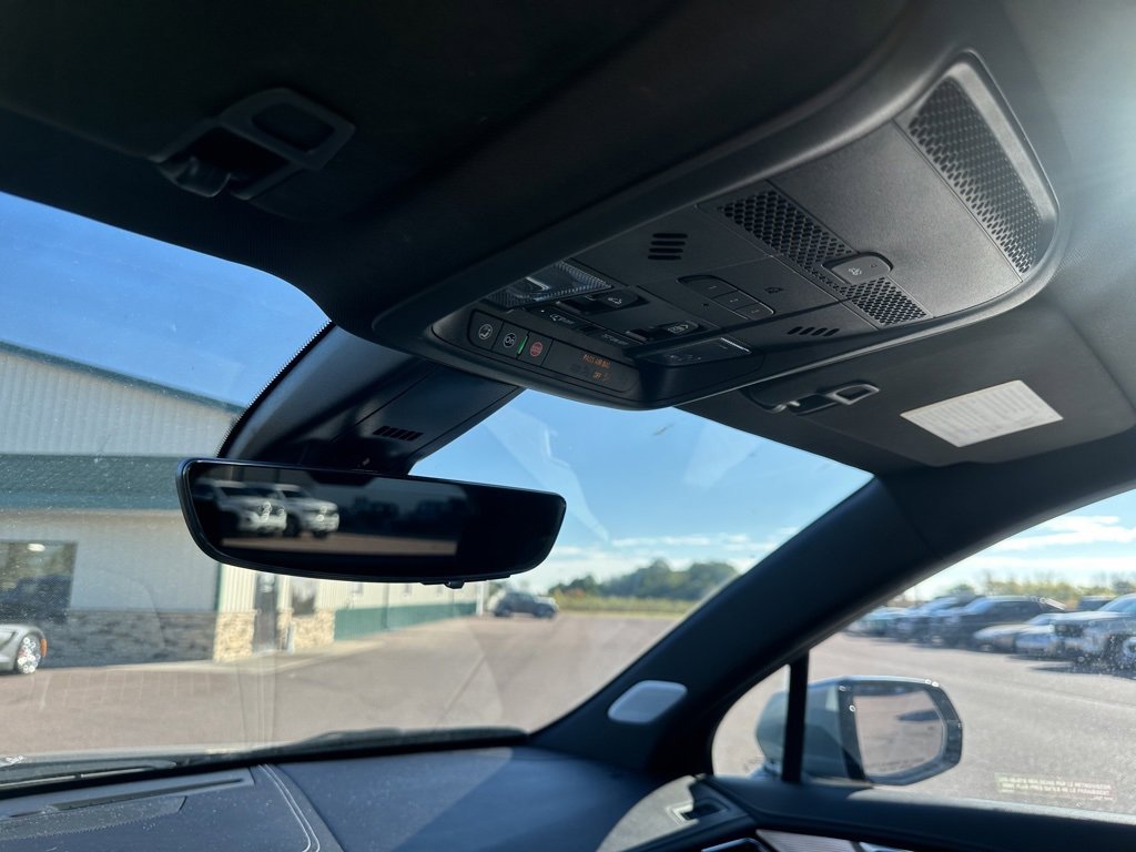 Used 2024 Cadillac XT6 Premium Luxury image 19