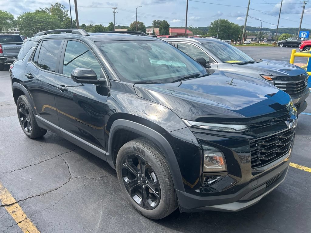 Used 2025 Chevrolet Equinox LT w/ Safety and Technology Package AWD/4WD image 2