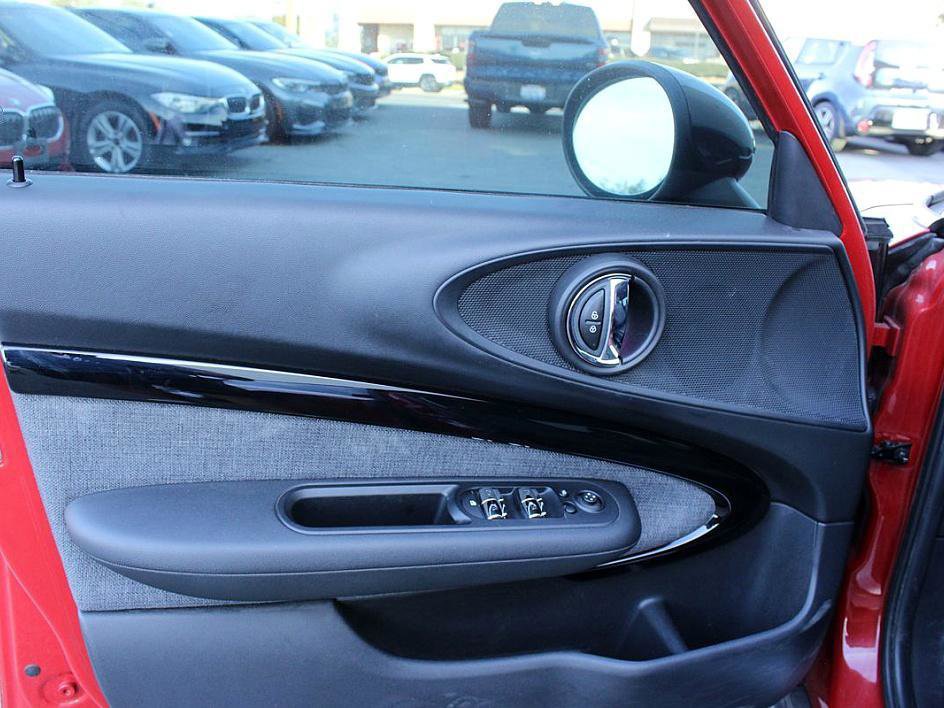 Used 2016 MINI Cooper Clubman image 11