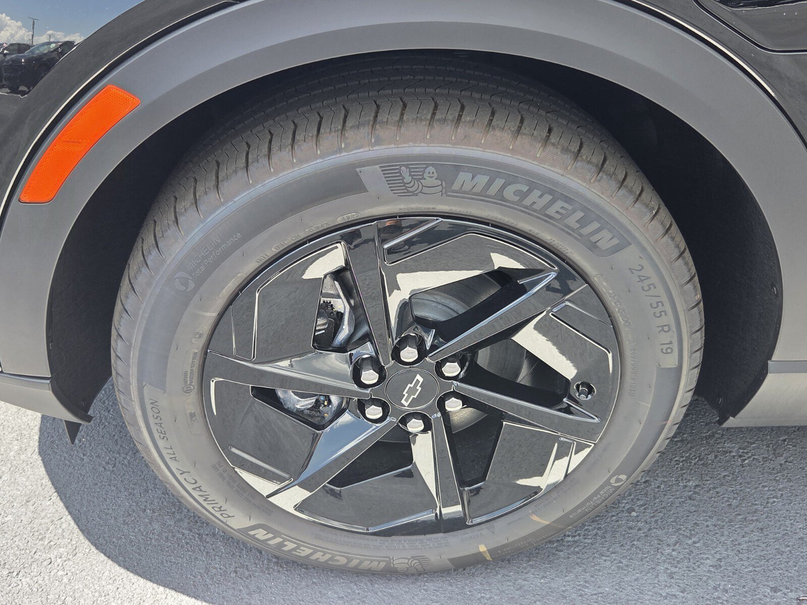 New 2026 Chevrolet Equinox EV LT w/ Midnight Package FWD image 4