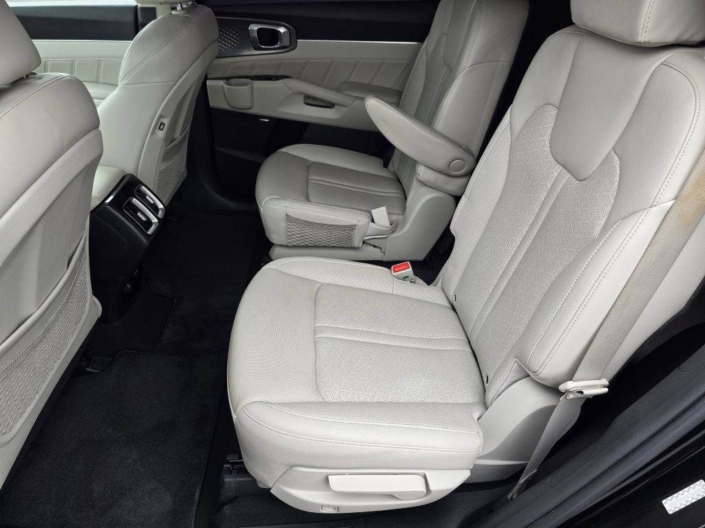 Used 2022 Kia Sorento SX Prestige image 31