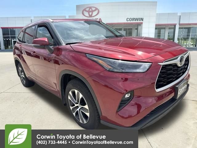 Used 2022 Toyota Highlander XLE AWD/4WD video 2
